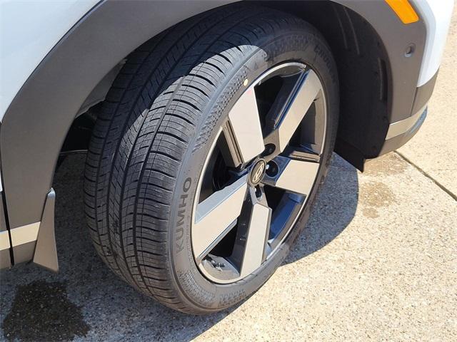 new 2025 Hyundai SANTA FE HEV car, priced at $44,805