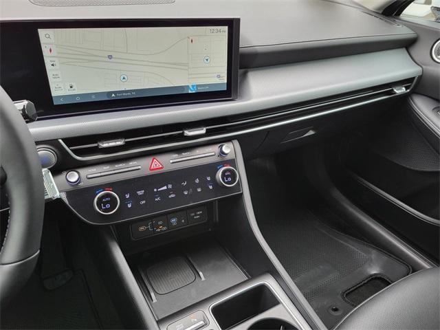 new 2025 Hyundai Sonata Hybrid car, priced at $35,428