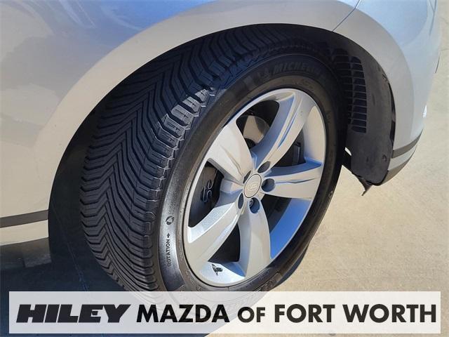 used 2018 Land Rover Range Rover Velar car, priced at $16,819