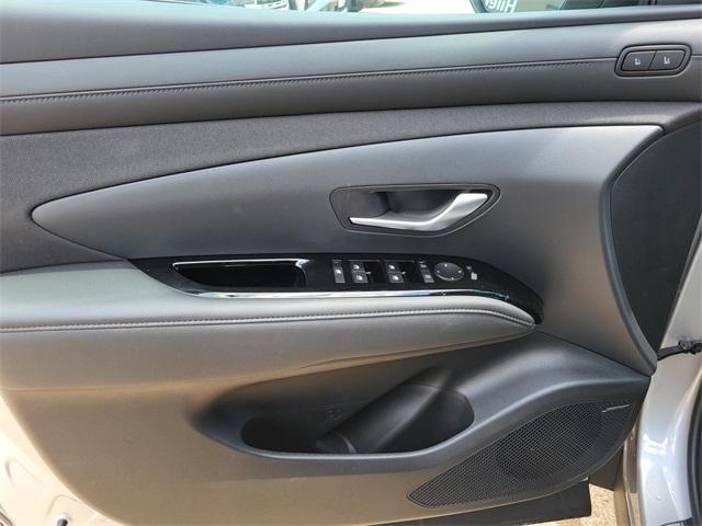 new 2025 Hyundai TUCSON Hybrid car, priced at $37,241