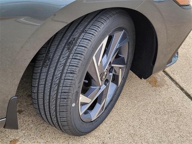 new 2025 Hyundai Elantra car, priced at $21,991