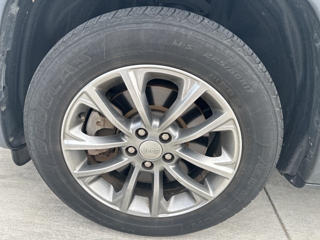 used 2020 Jeep Cherokee car, priced at $19,291