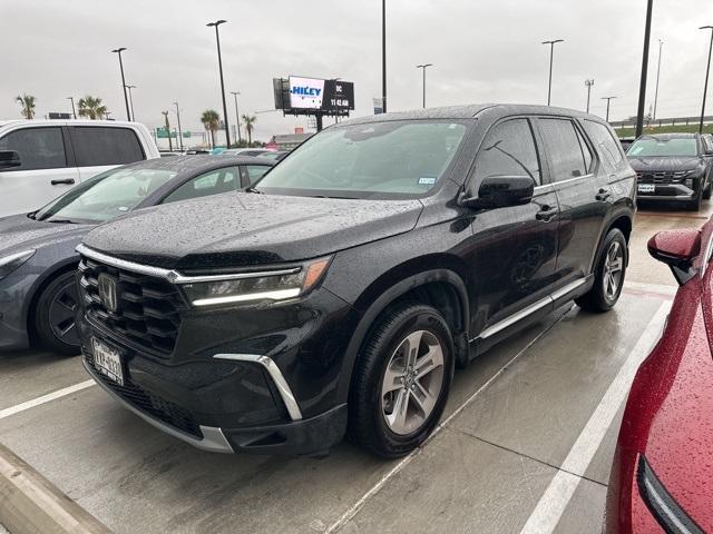 used 2025 Honda Pilot car, priced at $38,491