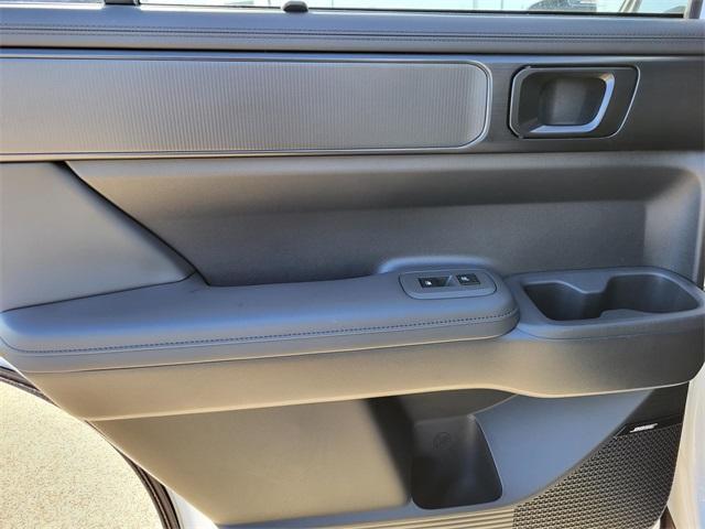 new 2025 Hyundai SANTA FE HEV car, priced at $48,680