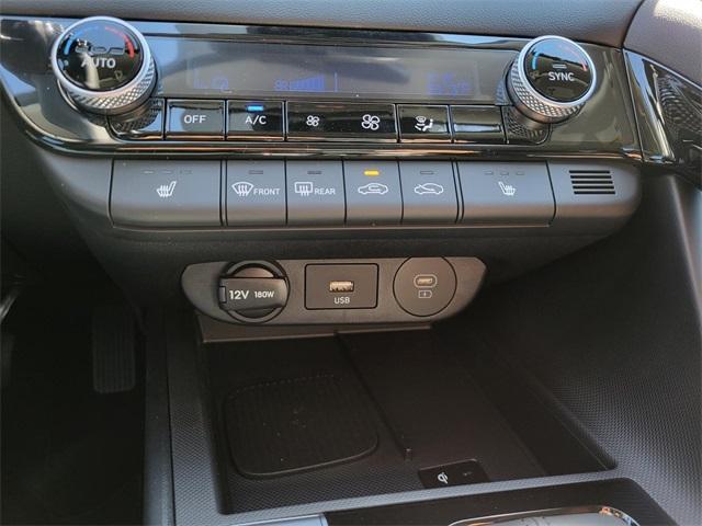 new 2025 Hyundai Elantra car, priced at $25,685