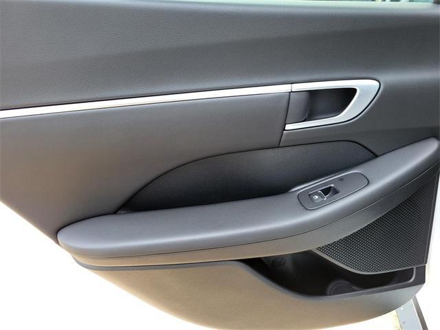 new 2025 Hyundai Sonata Hybrid car, priced at $29,830