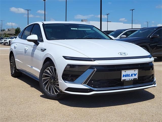 new 2025 Hyundai Sonata Hybrid car, priced at $28,880