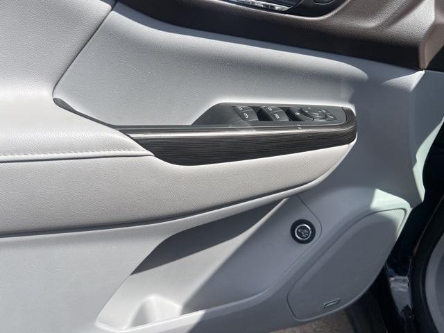 used 2023 GMC Acadia car, priced at $26,991