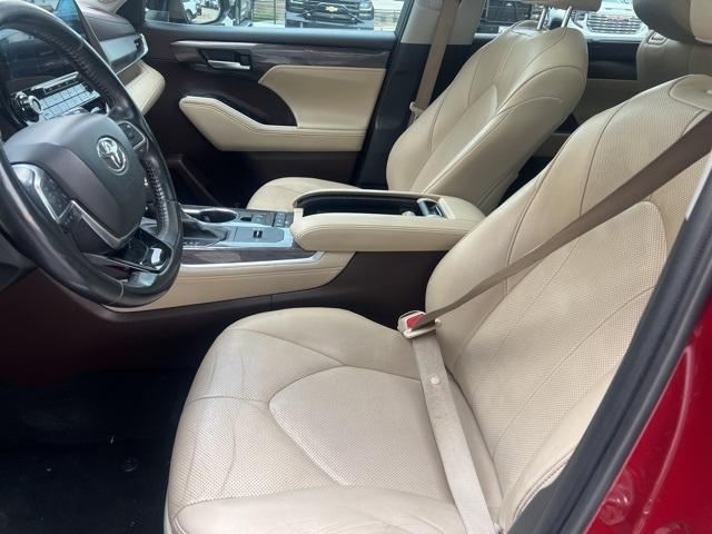 used 2020 Toyota Highlander car, priced at $26,991