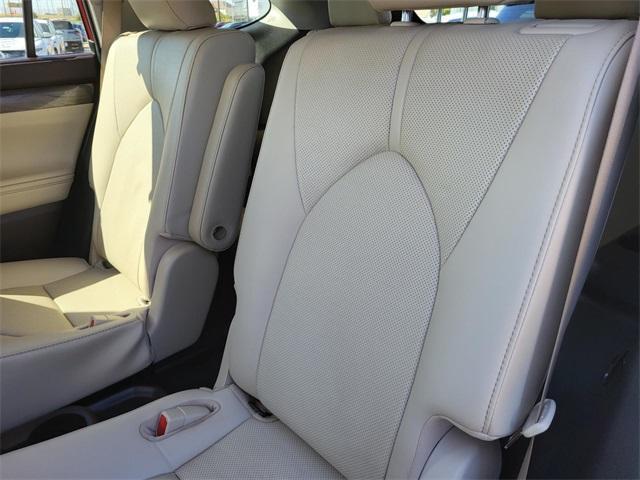 used 2020 Toyota Highlander car, priced at $26,391