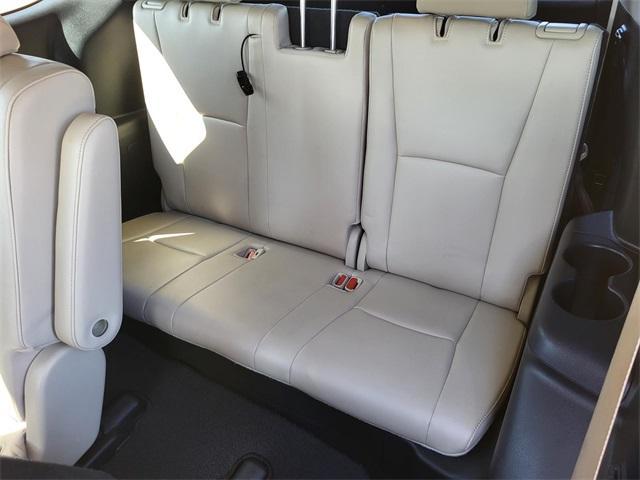 used 2020 Toyota Highlander car, priced at $26,391