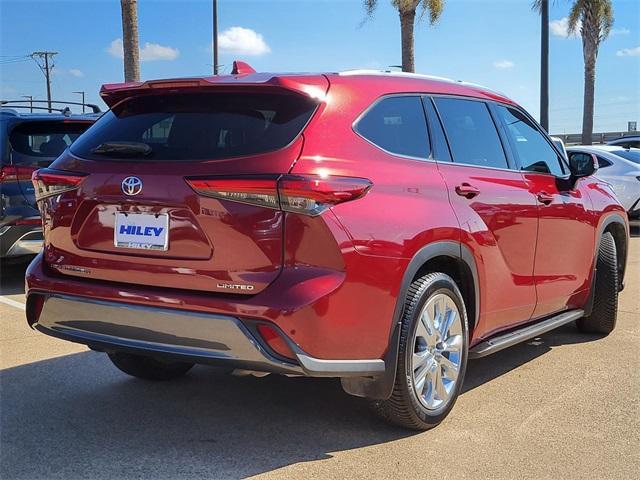 used 2020 Toyota Highlander car, priced at $26,391