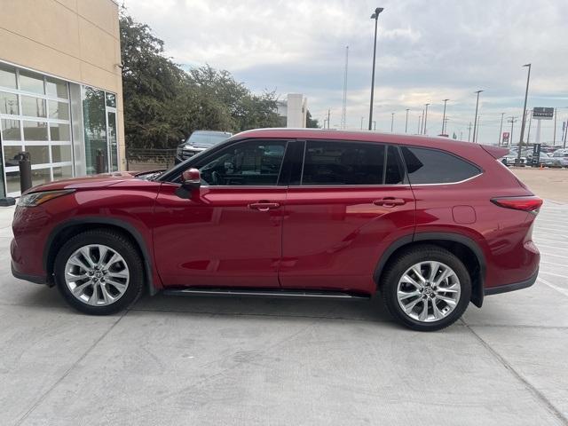 used 2020 Toyota Highlander car, priced at $26,991