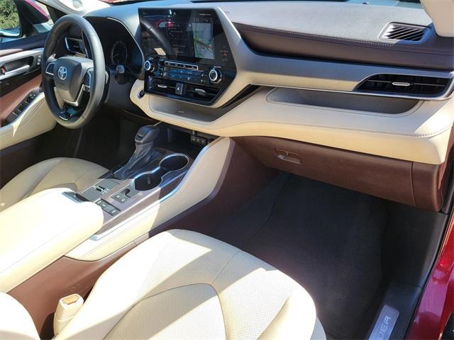 used 2020 Toyota Highlander car, priced at $26,391