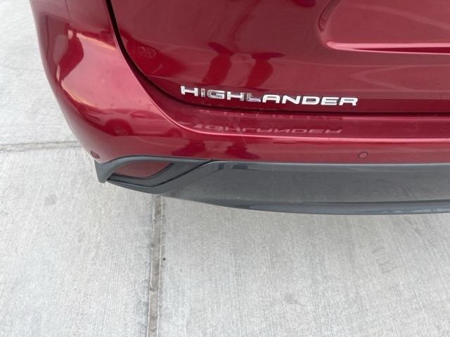 used 2020 Toyota Highlander car, priced at $26,991