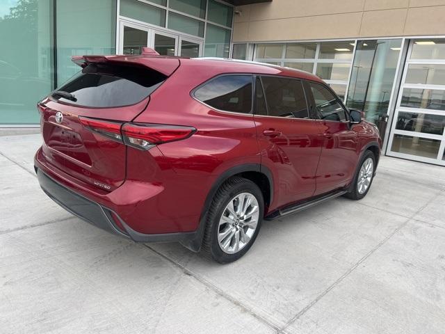 used 2020 Toyota Highlander car, priced at $26,991