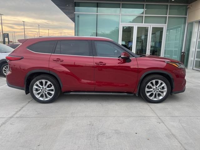 used 2020 Toyota Highlander car, priced at $26,991