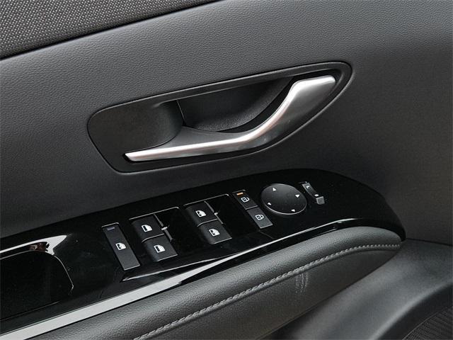 new 2025 Hyundai TUCSON Hybrid car, priced at $38,610