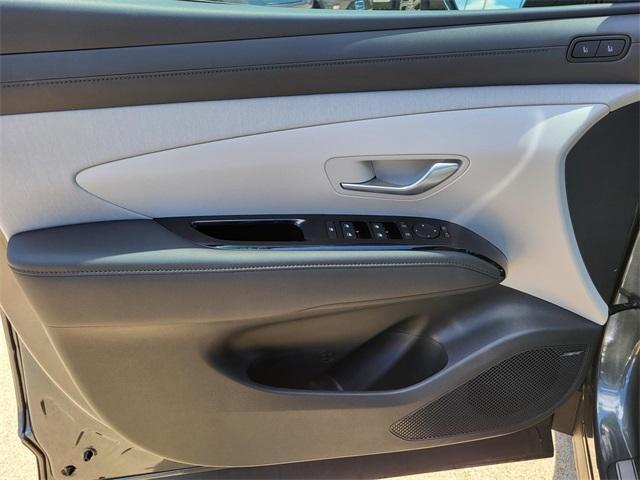new 2025 Hyundai TUCSON Hybrid car, priced at $39,255