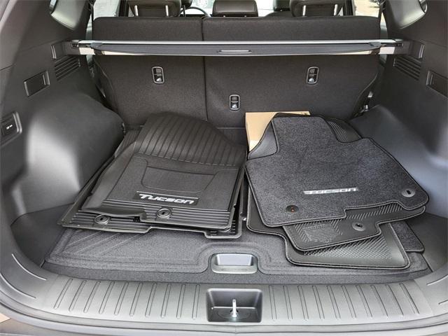 new 2025 Hyundai TUCSON Hybrid car, priced at $35,185