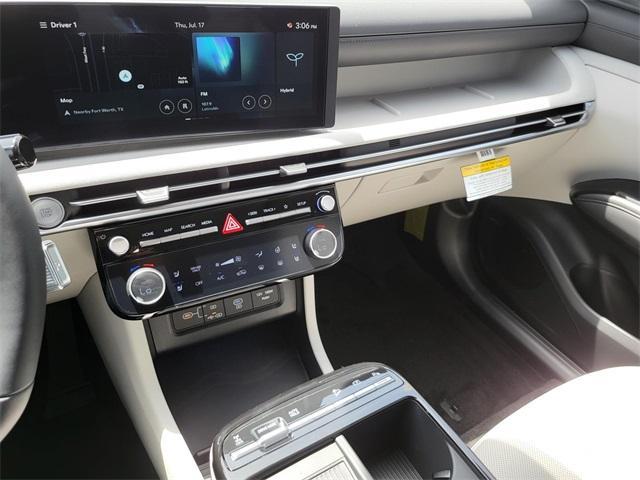 new 2025 Hyundai TUCSON Hybrid car, priced at $41,045