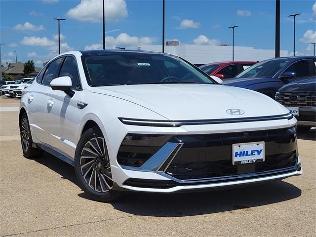 new 2025 Hyundai Sonata Hybrid car, priced at $35,260