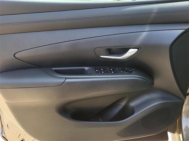 new 2025 Hyundai TUCSON Hybrid car, priced at $33,960