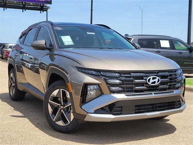 new 2025 Hyundai TUCSON Hybrid car, priced at $35,010