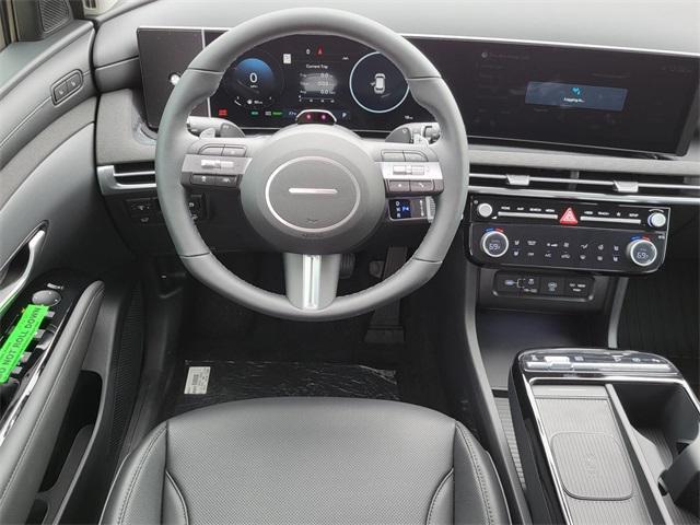 new 2025 Hyundai TUCSON Hybrid car, priced at $39,110