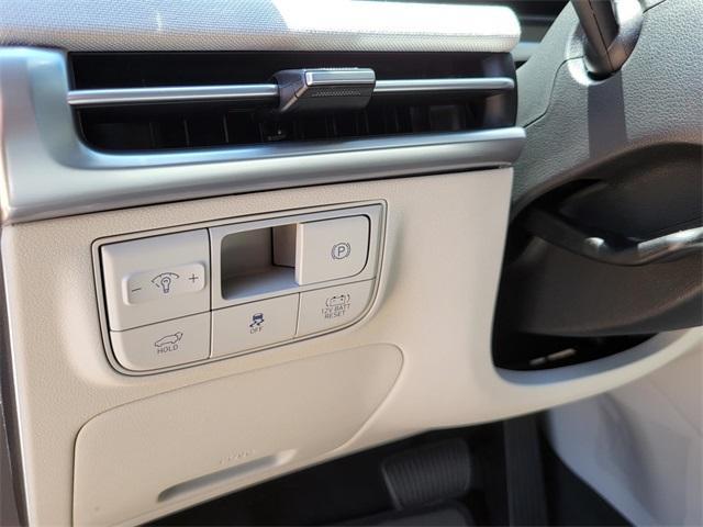 new 2025 Hyundai TUCSON Hybrid car, priced at $40,010