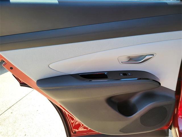 new 2025 Hyundai TUCSON Hybrid car, priced at $40,010
