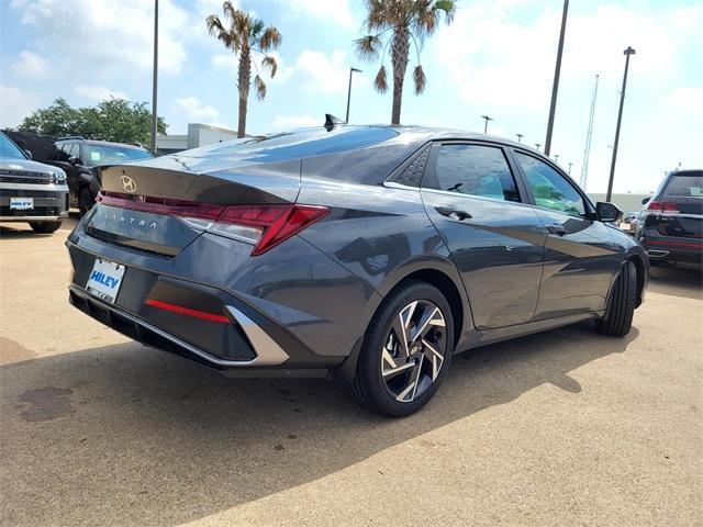 new 2024 Hyundai Elantra car, priced at $22,560