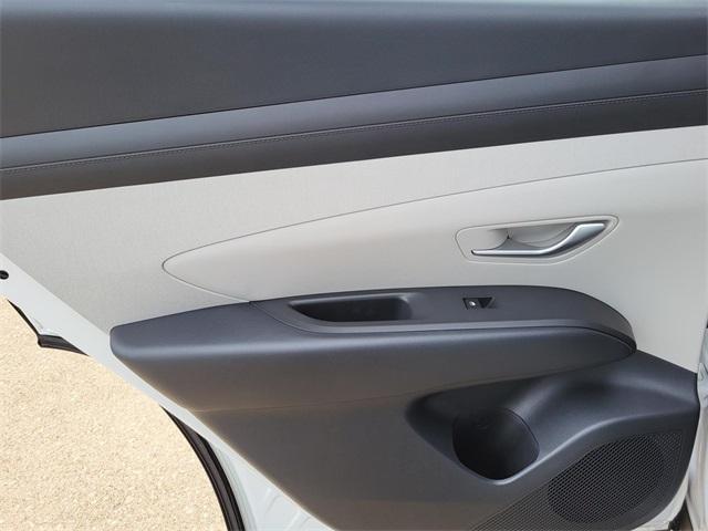 new 2025 Hyundai TUCSON Hybrid car, priced at $33,665
