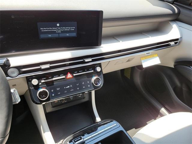 new 2025 Hyundai TUCSON Hybrid car, priced at $39,640