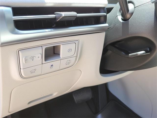 new 2025 Hyundai TUCSON Hybrid car, priced at $39,640