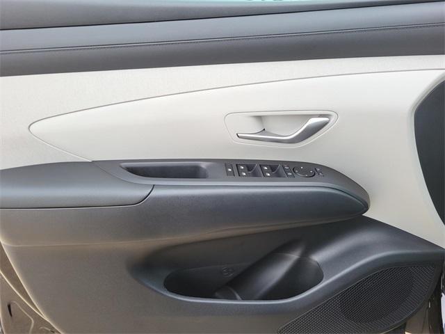 new 2025 Hyundai TUCSON Hybrid car, priced at $34,810