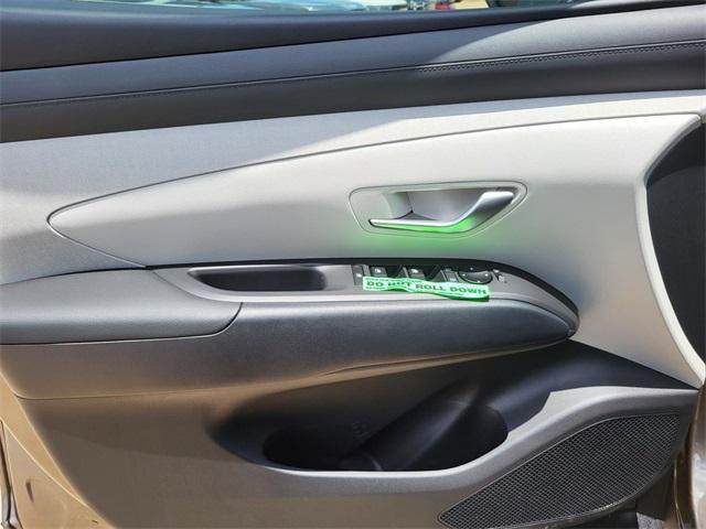 new 2025 Hyundai TUCSON Hybrid car, priced at $35,024