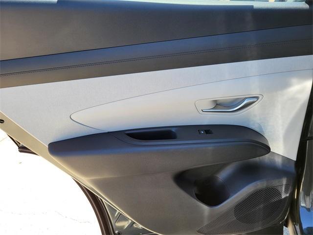 new 2025 Hyundai TUCSON Hybrid car, priced at $32,665