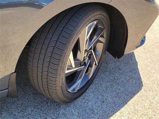 new 2025 Hyundai ELANTRA HEV car, priced at $27,625