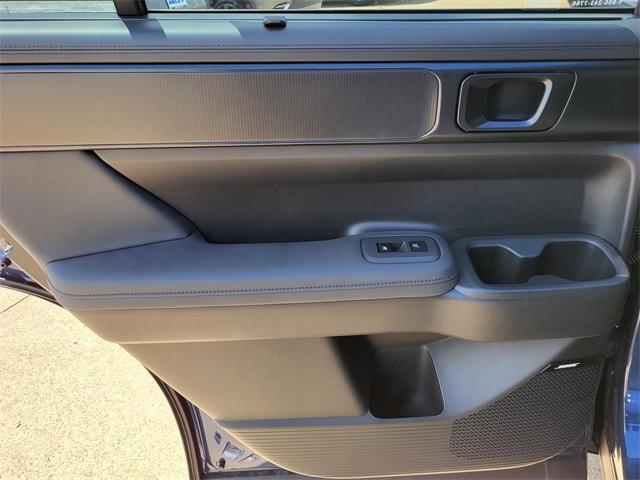 new 2025 Hyundai SANTA FE HEV car, priced at $44,775