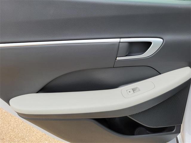 new 2025 Hyundai Sonata car, priced at $29,080