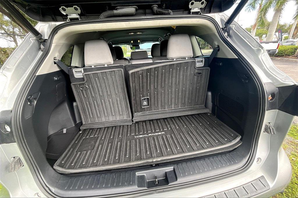 used 2023 Toyota Highlander car, priced at $28,991