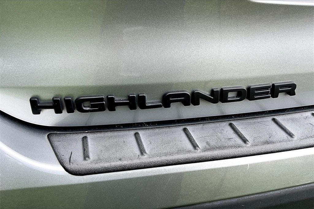 used 2023 Toyota Highlander car, priced at $28,991