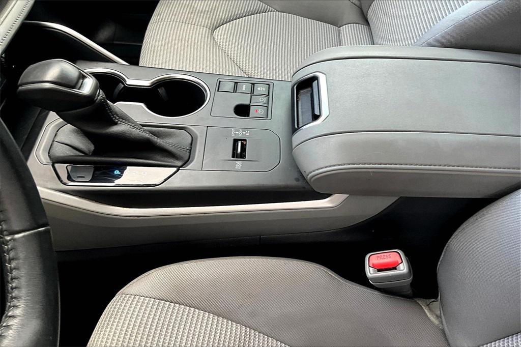 used 2023 Toyota Highlander car, priced at $28,991