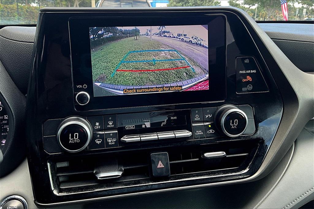 used 2023 Toyota Highlander car, priced at $28,991