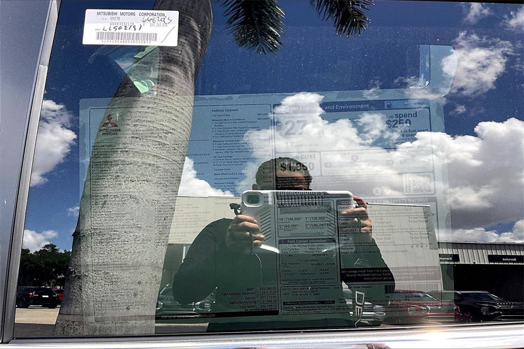 new 2025 Mitsubishi Outlander car, priced at $34,305