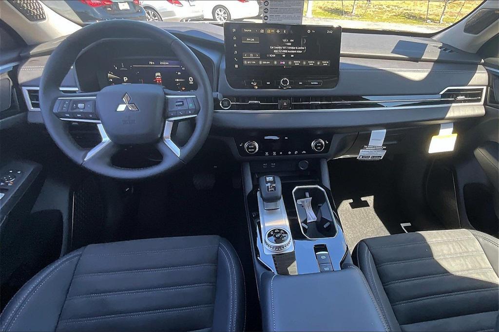 new 2025 Mitsubishi Outlander car, priced at $34,445