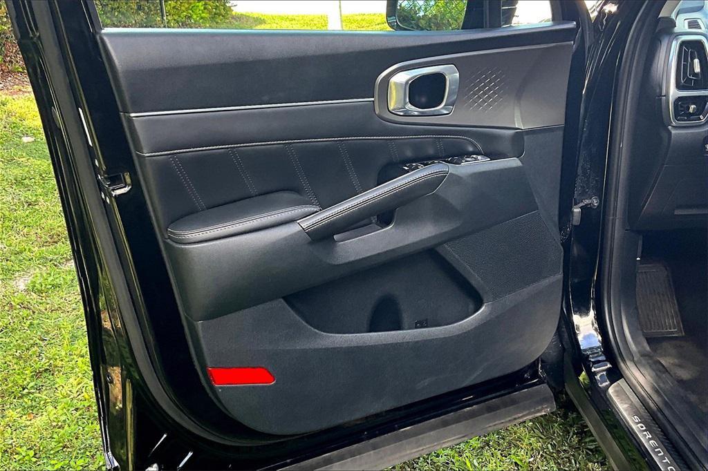 used 2023 Kia Sorento car, priced at $27,900