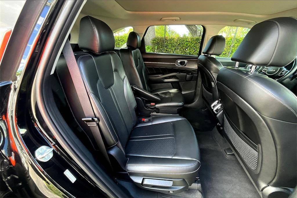 used 2023 Kia Sorento car, priced at $27,900