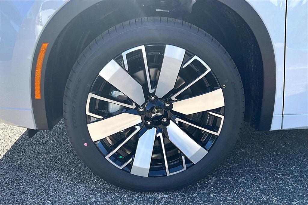 new 2025 Mitsubishi Outlander car, priced at $36,695